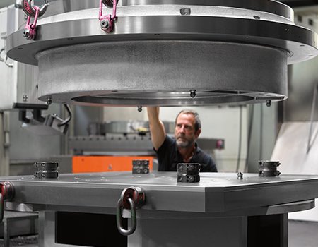 使用零点定位实现大型模具的5面加工